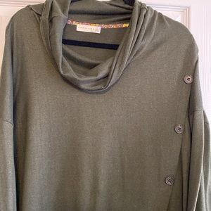 Women’s lightweight Size 2xl long sleeve green sweater